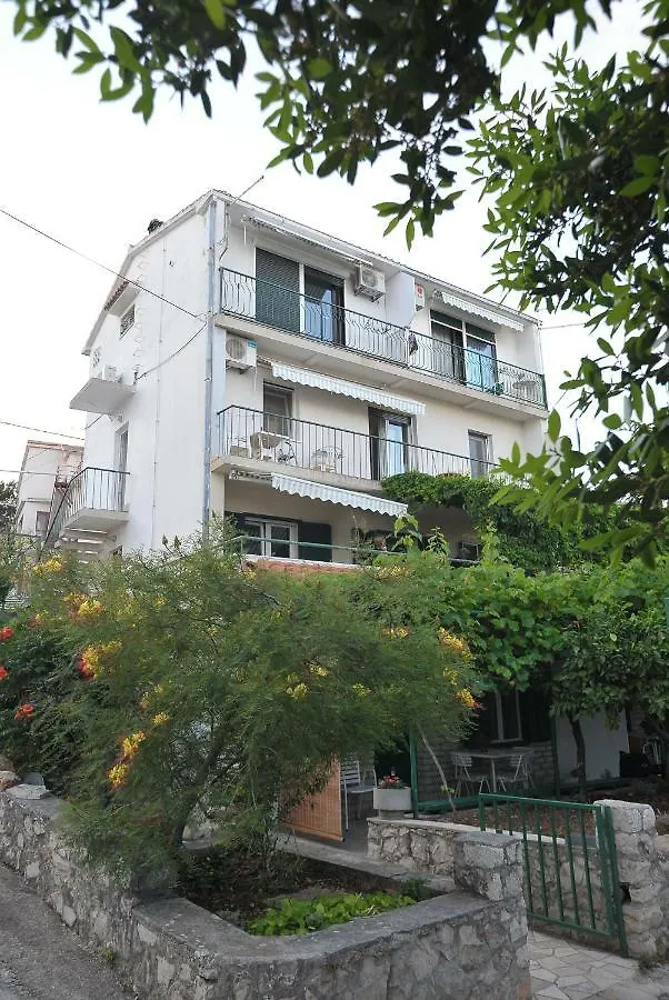 Apartments Sonia & Ana トロギール