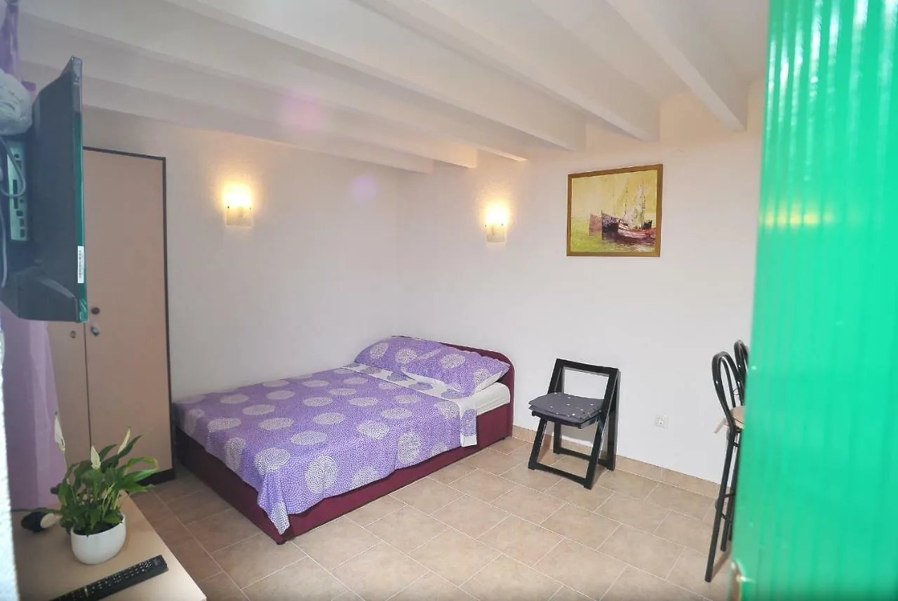 Apartments Sonia & Ana トロギール